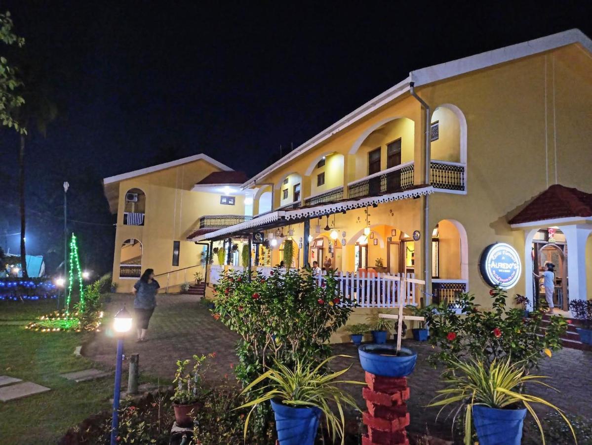 Carina Beach Resort Benaulim Luaran gambar